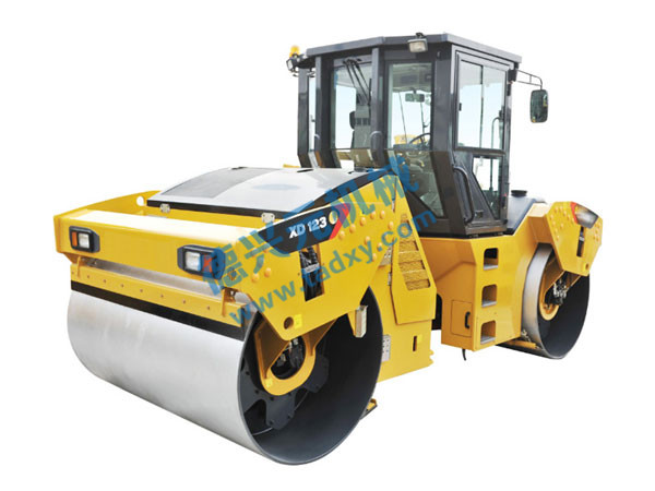 點擊查看詳細信息標題：XD123振動壓路機 閱讀次數(shù)：3848